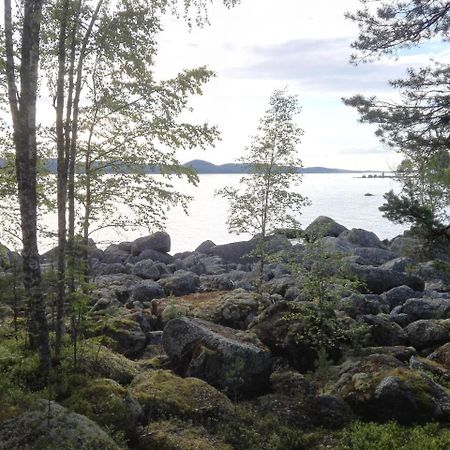 Nukula Guestrooms Oravasaari Exteriör bild